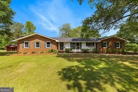 270 Lake Cir, Fayetteville, GA 30215