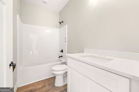 Bath - 388 Modoc Dr, Cornelia, GA 30531 photo 2 of 2