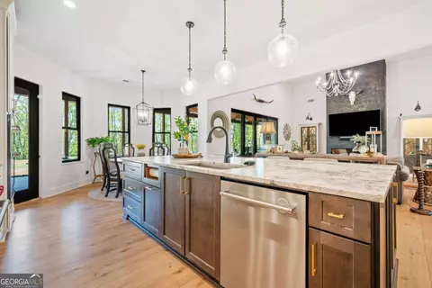 Kitchen - 281 Abbott Dr, Canton, GA 30114 photo 4 of 7