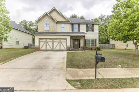 208 Wild Azalea Dr, Perry, GA 31069