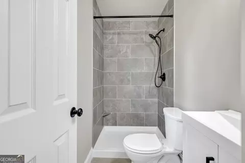 Bath - 717 Phillips Dr, Monroe, GA 30656 photo 4 of 4
