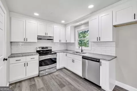 Kitchen - 717 Phillips Dr, Monroe, GA 30656 photo 1 of 2