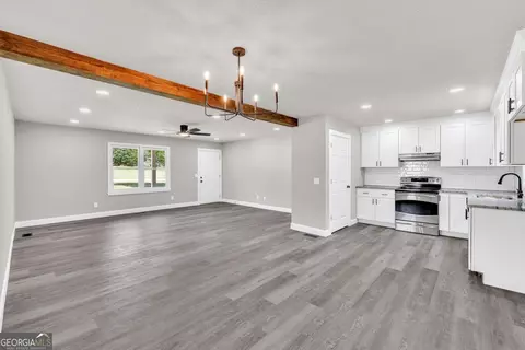 Living - 717 Phillips Dr, Monroe, GA 30656 photo 1 of 6