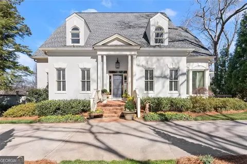 1374 Riverside Dr, Gainesville, GA 30501