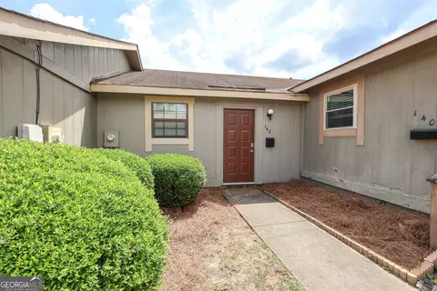 142 Stonehedge Dr, Warner Robins, GA 31088