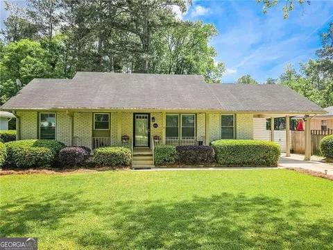 2413 Hunting Valley Dr, Decatur, GA 30033