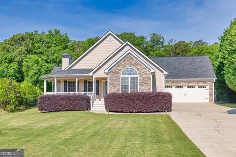 68 Arthur Ave, Jefferson, GA 30549