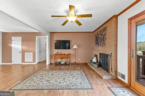 Living - 2255 Etheridge Mill Rd, Griffin, GA 30224 photo 5 of 7