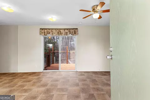 Living - 2255 Etheridge Mill Rd, Griffin, GA 30224 photo 6 of 7