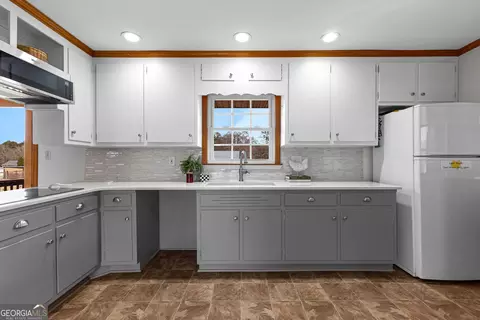 Kitchen - 2255 Etheridge Mill Rd, Griffin, GA 30224 photo 3 of 5