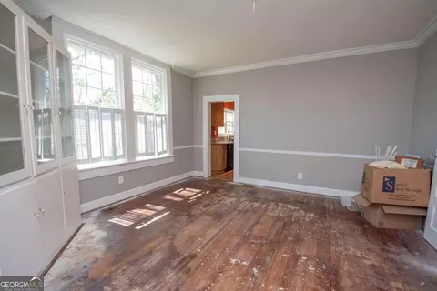 Living - 522 Park Ave, Lagrange, GA 30240 photo 5 of 7