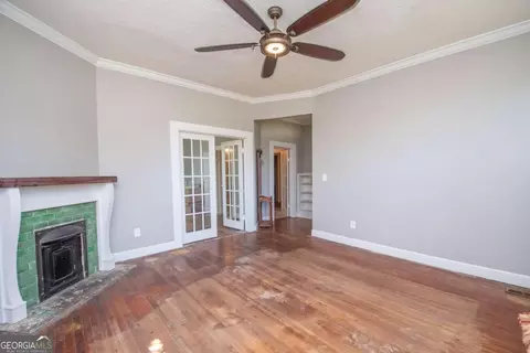 Living - 522 Park Ave, Lagrange, GA 30240 photo 3 of 7