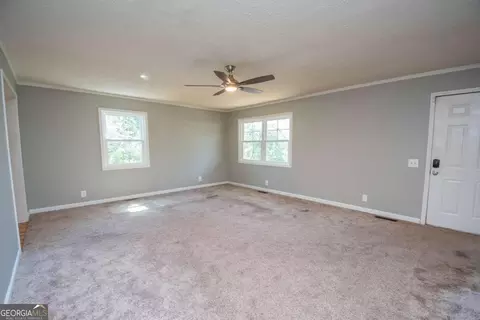 Living - 522 Park Ave, Lagrange, GA 30240 photo 7 of 7