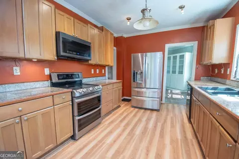 Kitchen - 522 Park Ave, Lagrange, GA 30240 photo 1 of 3