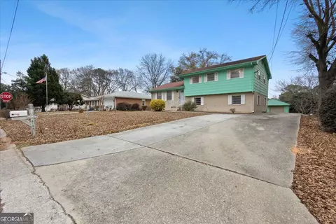 6100 Prestige Valley Rd, Morrow, GA 30260