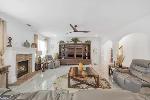 Living - 3709 Royer Ln #23, Hampton, GA 30228 photo 2 of 3