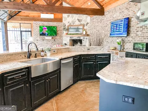 Kitchen - 156 Pond View Rd, Evans, GA 30809 photo 5 of 11