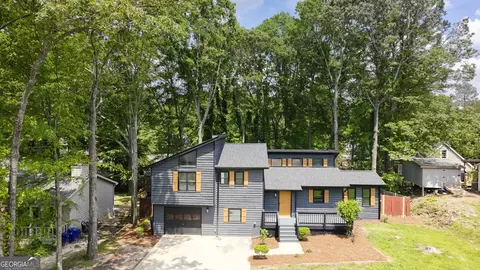 805 Wayside Dr, Lawrenceville, GA 30046