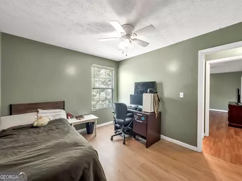 Bedroom - 204 Bluff Ct, Jackson, GA 30233 photo 8 of 11