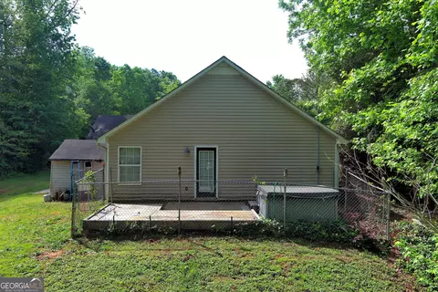 Exterior - 204 Bluff Ct, Jackson, GA 30233 photo 3 of 5