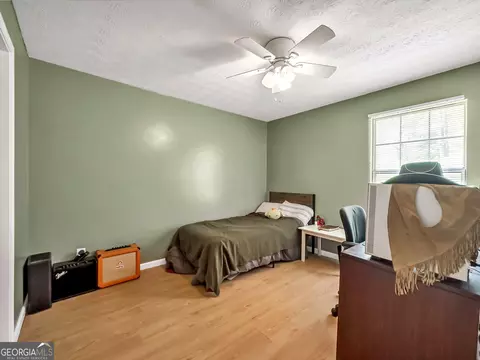Bedroom - 204 Bluff Ct, Jackson, GA 30233 photo 9 of 11
