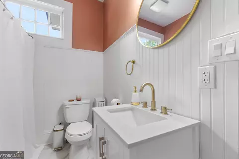 Bath - 136 Corbin Ave, Macon, GA 31204 photo 2 of 5