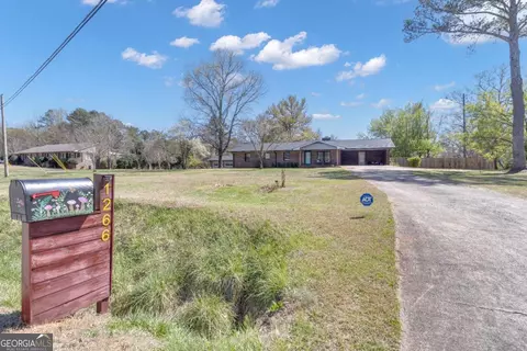 1266 Country Club Rd, Newnan, GA 30263