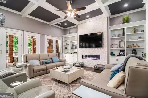Living - 850 Cog Hl, Mcdonough, GA 30253 photo 2 of 4