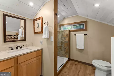 Bath - 2109 Pine Tree Cir, Gainesville, GA 30501 photo 1 of 3