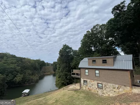 2109 Pine Tree Cir, Gainesville, GA 30501