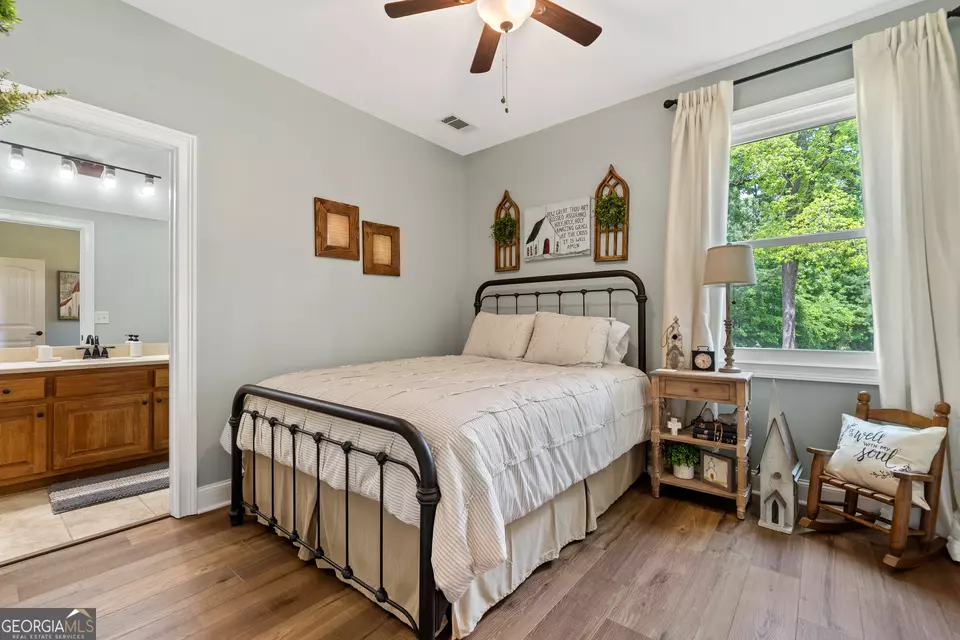 Bedroom - 104 Old Oak Dr, Forsyth, GA 31029 photo 3 of 4