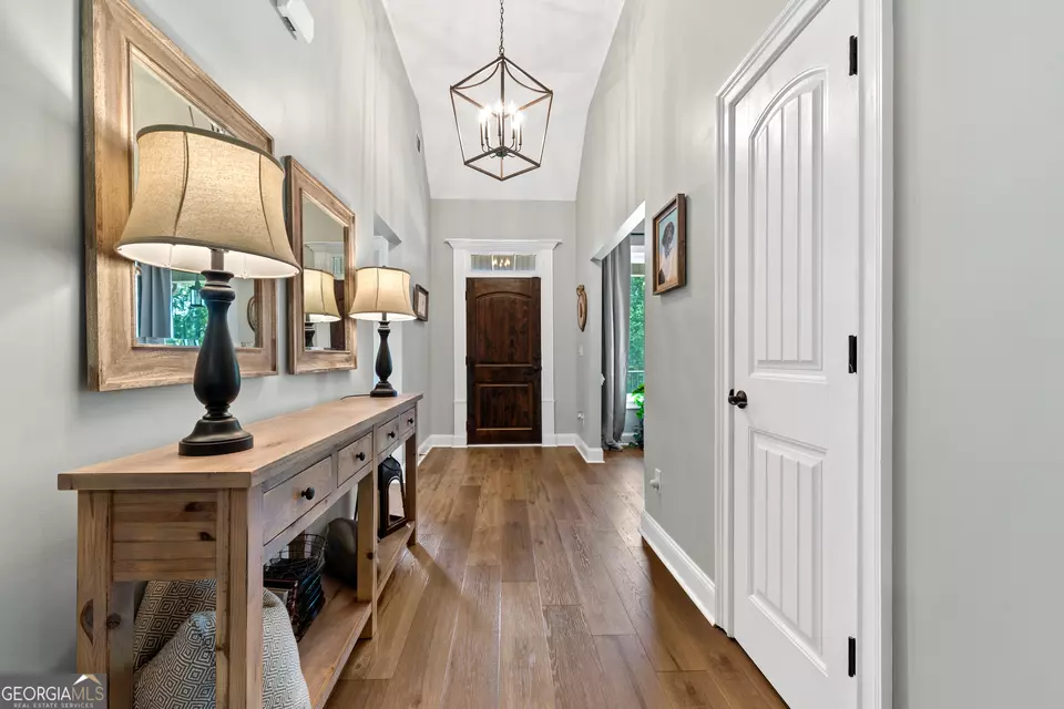 Entry Way - 104 Old Oak Dr, Forsyth, GA 31029 photo 2 of 3