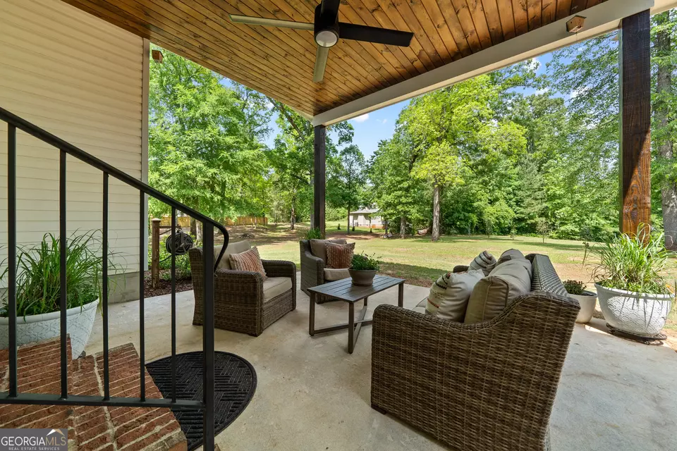 Exterior - 104 Old Oak Dr, Forsyth, GA 31029 photo 2 of 3
