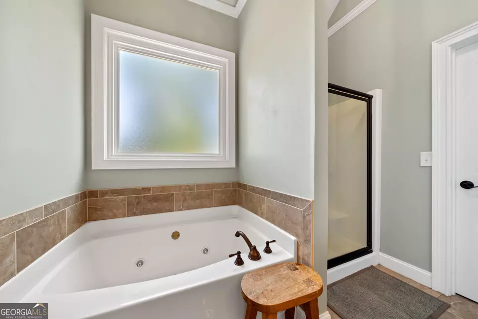 Bath - 104 Old Oak Dr, Forsyth, GA 31029 photo 2 of 4