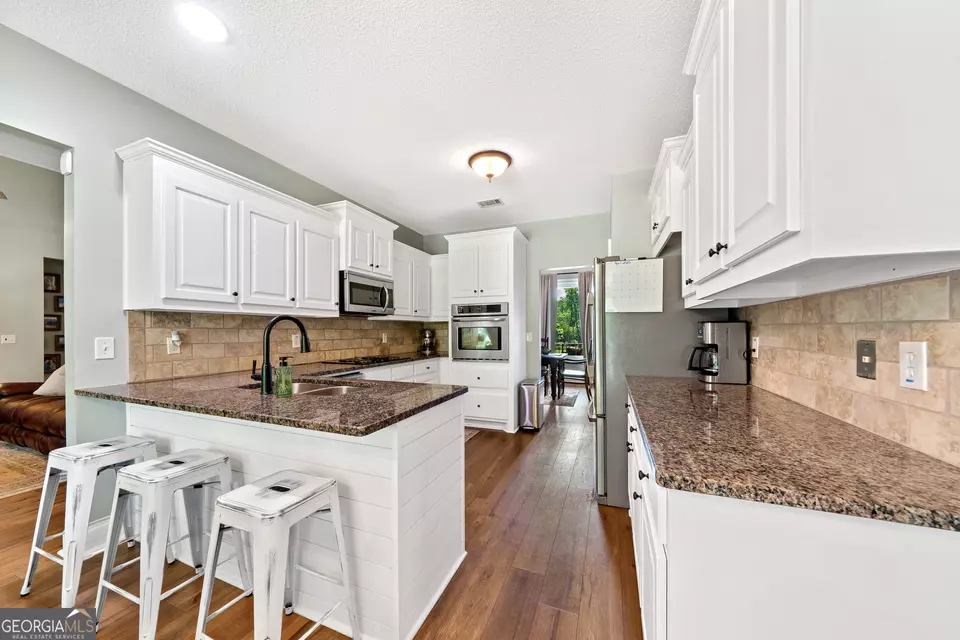 Kitchen - 104 Old Oak Dr, Forsyth, GA 31029 photo 1 of 6