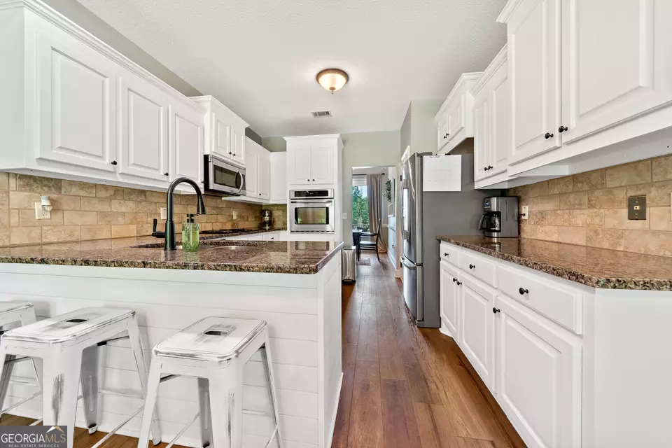 Kitchen - 104 Old Oak Dr, Forsyth, GA 31029 photo 2 of 6