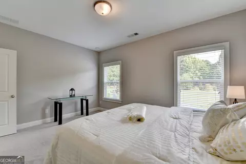 Bedroom - 5741 Autumn Flame Dr, Braselton, GA 30517 photo 11 of 14