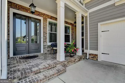 Exterior - 5741 Autumn Flame Dr, Braselton, GA 30517 photo 7 of 34