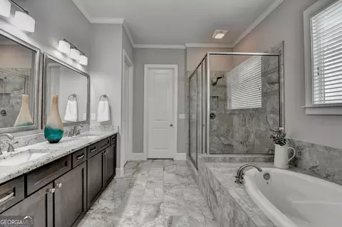 Bath - 5741 Autumn Flame Dr, Braselton, GA 30517 photo 2 of 9