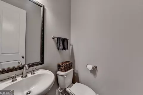 Bath - 5741 Autumn Flame Dr, Braselton, GA 30517 photo 1 of 9