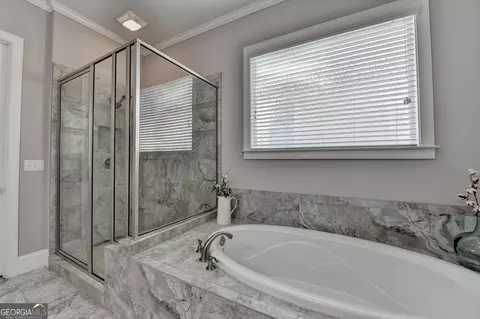 Bath - 5741 Autumn Flame Dr, Braselton, GA 30517 photo 4 of 9