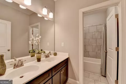Bath - 5741 Autumn Flame Dr, Braselton, GA 30517 photo 9 of 9