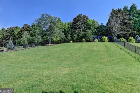Exterior - 5741 Autumn Flame Dr, Braselton, GA 30517 photo 10 of 34