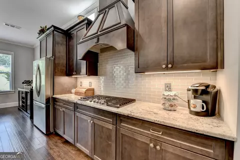 Kitchen - 5741 Autumn Flame Dr, Braselton, GA 30517 photo 7 of 12
