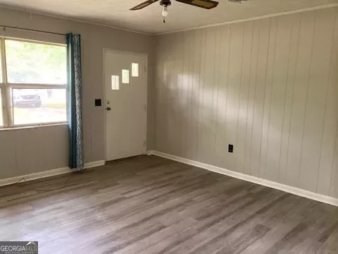 Living - 218 Lassiter Dr, Dublin, GA 31021 photo 1 of 3
