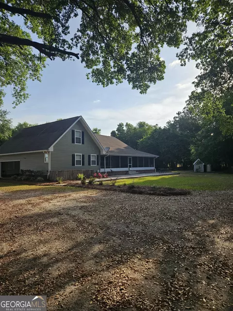 1172 Bay Rd, Hoboken, GA 31542