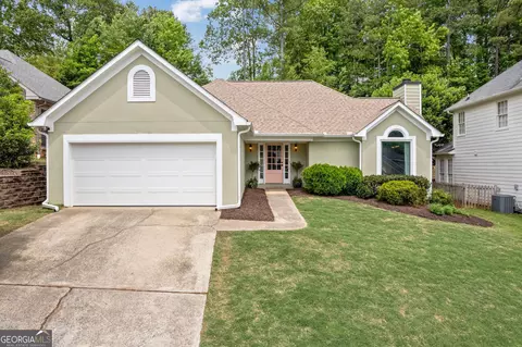 1970 Glen Eves Dr, Roswell, GA 30076