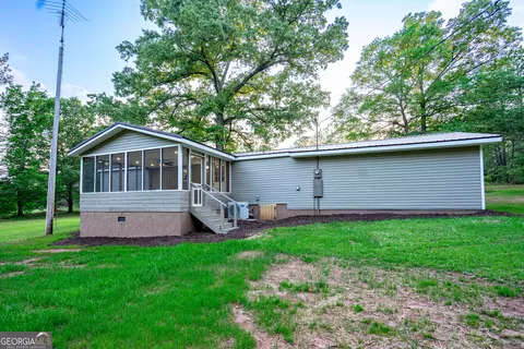 Exterior - 323 Robert Taylor Rd, Lagrange, GA 30240 photo 6 of 7