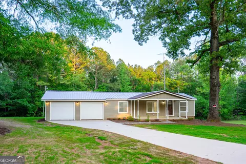 Exterior - 323 Robert Taylor Rd, Lagrange, GA 30240 photo 2 of 7