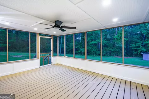Exterior - 323 Robert Taylor Rd, Lagrange, GA 30240 photo 5 of 7